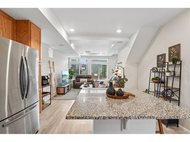 4032 N Quatar Ct, Aurora, CO 80019