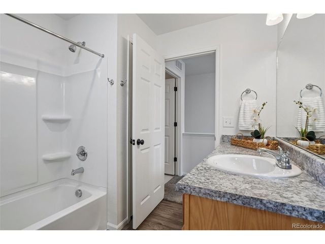 4032 N Quatar Ct, Aurora, CO 80019