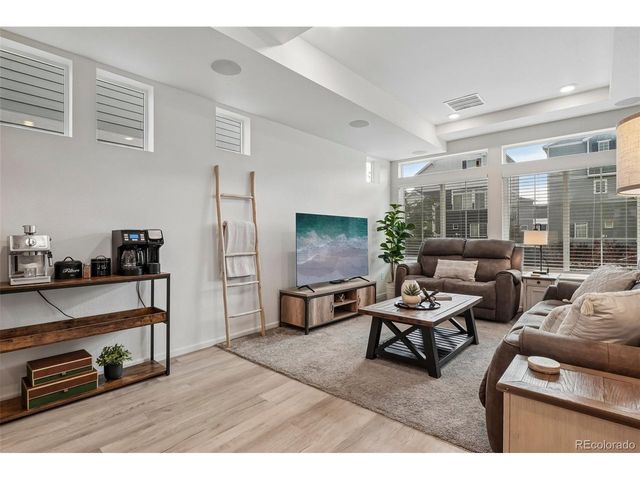4032 N Quatar Ct, Aurora, CO 80019