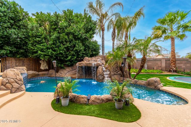 3603 E INDIGO BAY Court, Gilbert, AZ 85234