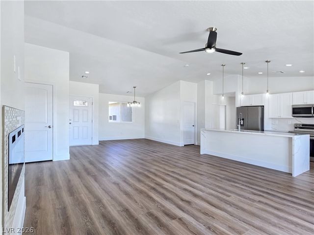 5880 Johnnie Mine Street, Pahrump, NV 89060