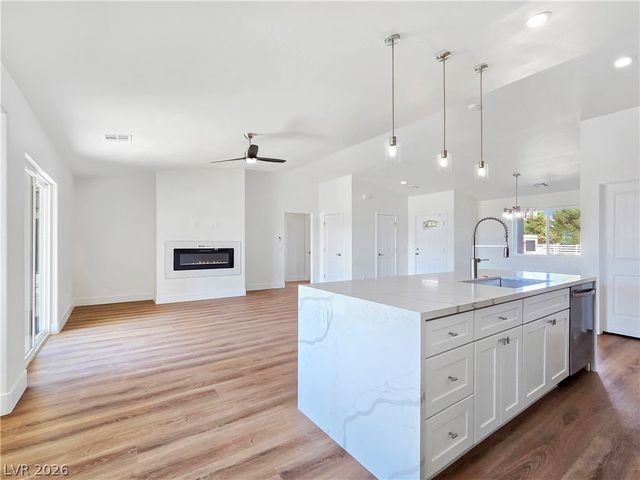 5880 Johnnie Mine Street, Pahrump, NV 89060