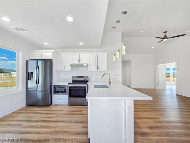 5880 Johnnie Mine Street, Pahrump, NV 89060