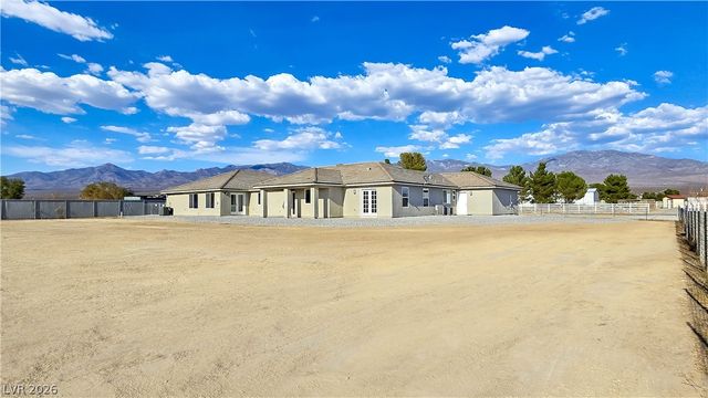 5880 Johnnie Mine Street, Pahrump, NV 89060