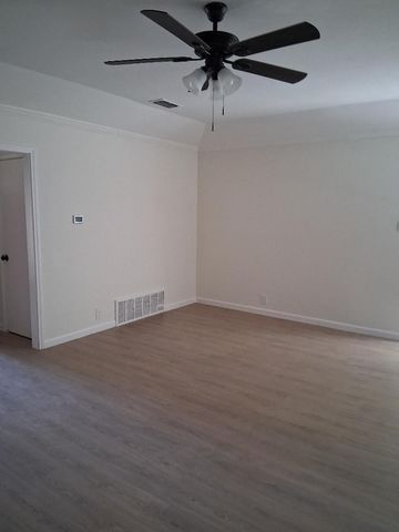 1500 Hyde Park Boulevard, Cleburne, TX 76033