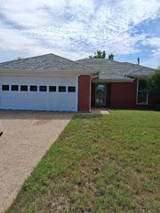 1500 Hyde Park Boulevard, Cleburne, TX 76033
