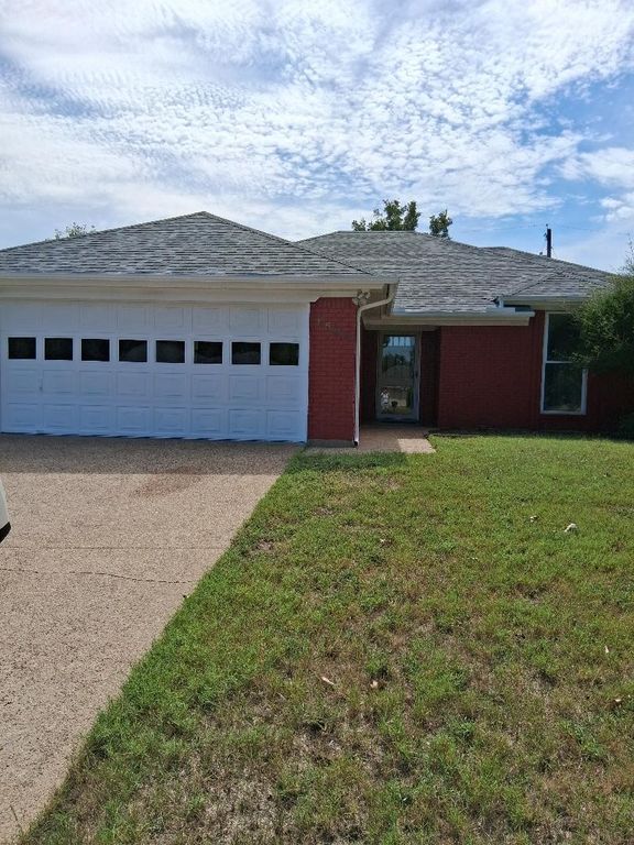 1500 Hyde Park Boulevard, Cleburne, TX 76033