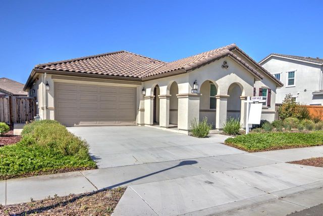 498 Central Pacific St, Lathrop, CA 95330