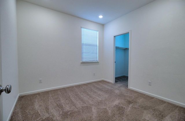 498 Central Pacific St, Lathrop, CA 95330
