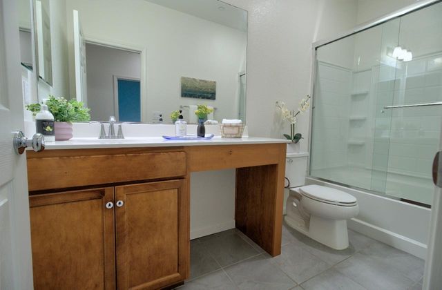 498 Central Pacific St, Lathrop, CA 95330