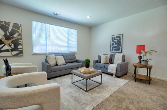 498 Central Pacific St, Lathrop, CA 95330