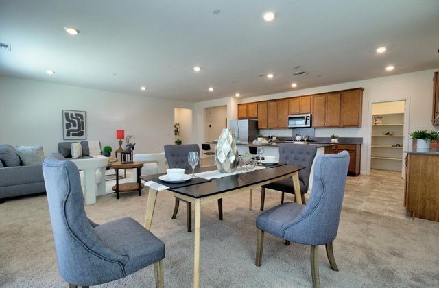 498 Central Pacific St, Lathrop, CA 95330