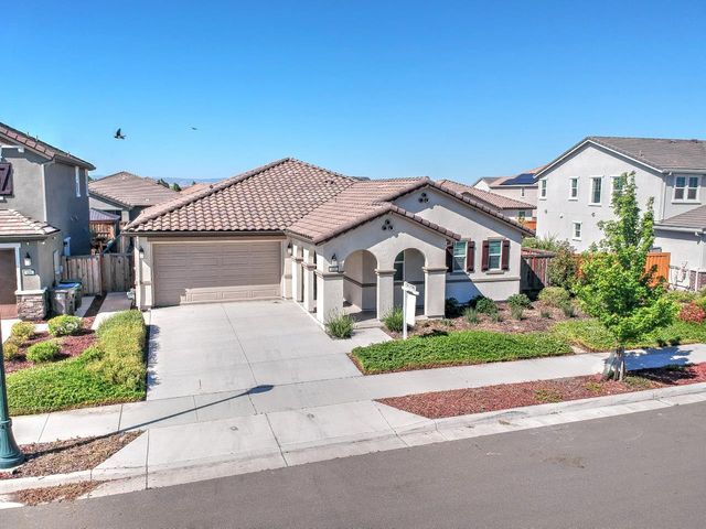 498 Central Pacific St, Lathrop, CA 95330