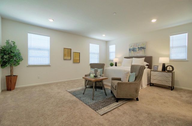 498 Central Pacific St, Lathrop, CA 95330