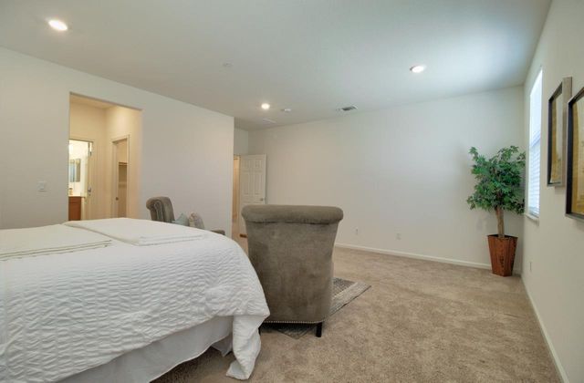 498 Central Pacific St, Lathrop, CA 95330