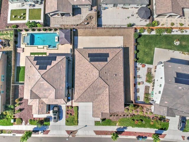 498 Central Pacific St, Lathrop, CA 95330
