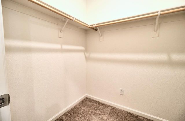 498 Central Pacific St, Lathrop, CA 95330