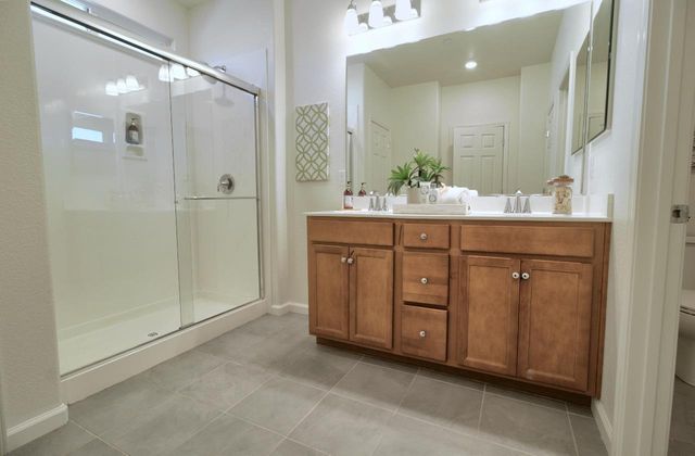 498 Central Pacific St, Lathrop, CA 95330