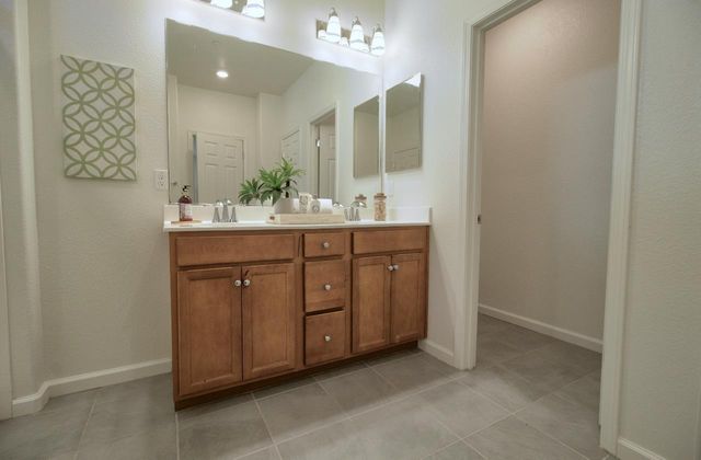 498 Central Pacific St, Lathrop, CA 95330