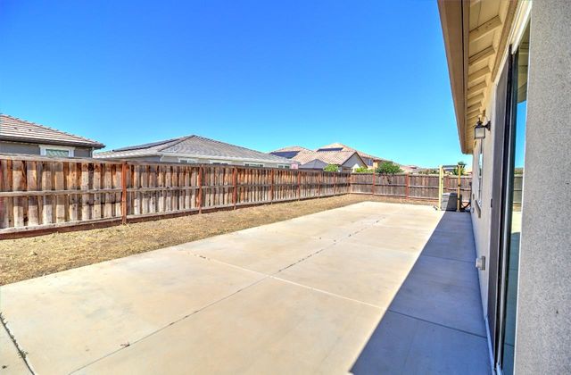 498 Central Pacific St, Lathrop, CA 95330