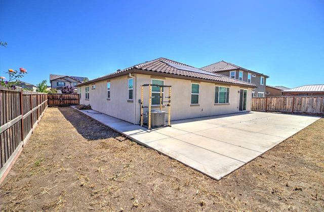 498 Central Pacific St, Lathrop, CA 95330