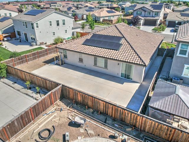 498 Central Pacific St, Lathrop, CA 95330