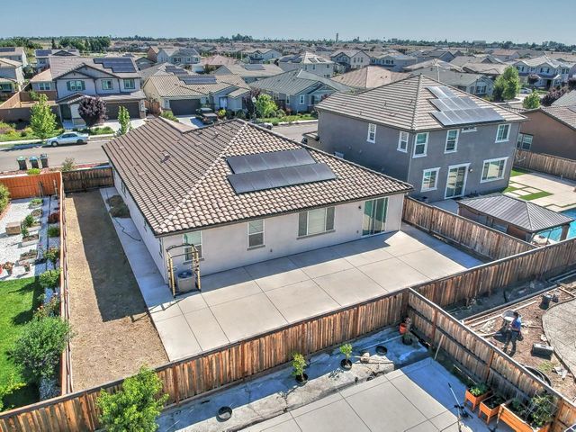 498 Central Pacific St, Lathrop, CA 95330
