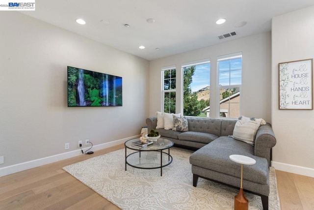 3717 Branding Iron Pl, Dublin, CA 94568