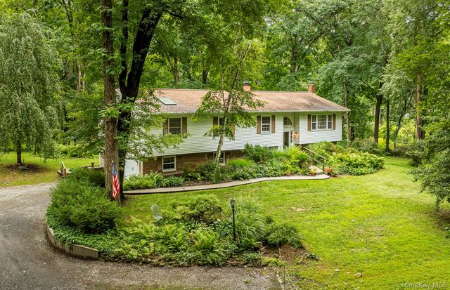 60 Camp Drive, Rhinebeck, NY 12572