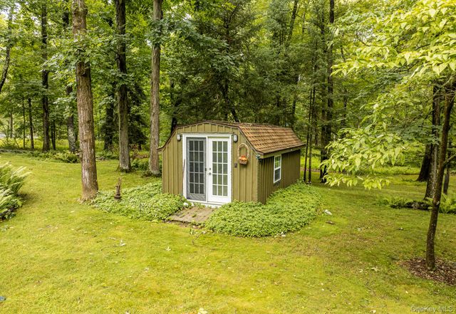 60 Camp Drive, Rhinebeck, NY 12572