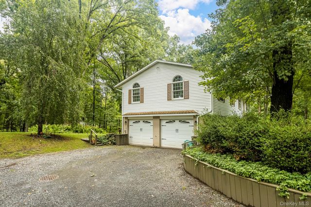 60 Camp Drive, Rhinebeck, NY 12572