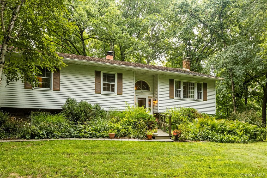 60 Camp Drive, Rhinebeck, NY 12572