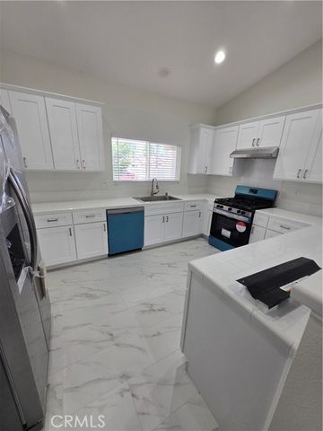 7784 Chanticleer Road, Highland, CA 92346