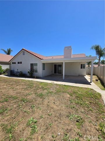 7784 Chanticleer Road, Highland, CA 92346