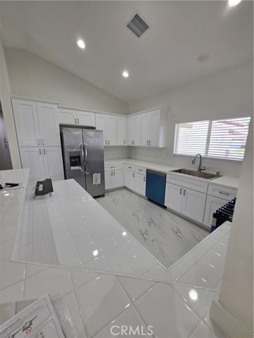 7784 Chanticleer Road, Highland, CA 92346