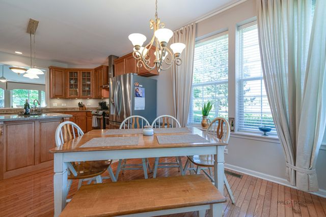 2 Tiverton Court, Algonquin, IL 60102