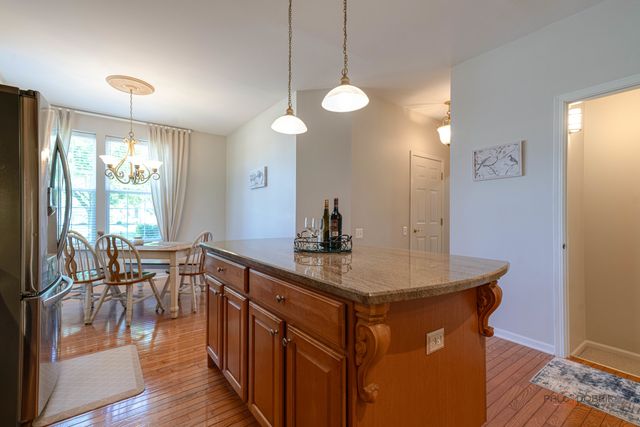 2 Tiverton Court, Algonquin, IL 60102