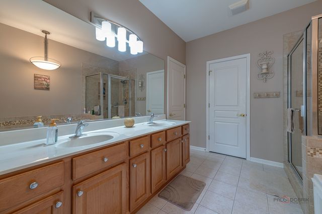 2 Tiverton Court, Algonquin, IL 60102