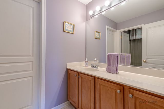 2 Tiverton Court, Algonquin, IL 60102