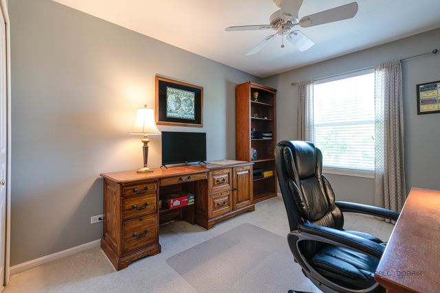 2 Tiverton Court, Algonquin, IL 60102