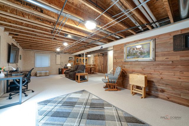 2 Tiverton Court, Algonquin, IL 60102