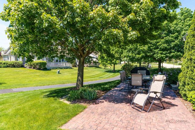 2 Tiverton Court, Algonquin, IL 60102