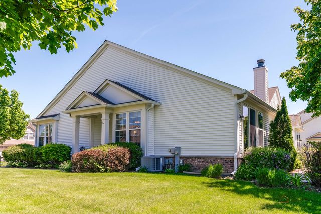 2 Tiverton Court, Algonquin, IL 60102