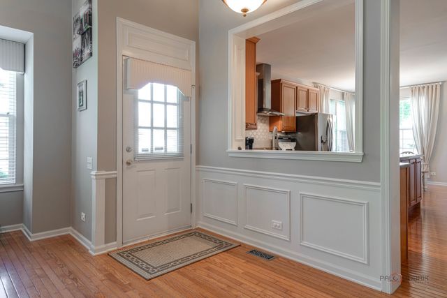 2 Tiverton Court, Algonquin, IL 60102