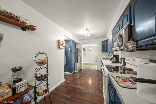 718 Starlight Drive, Seven Hills, OH 44131