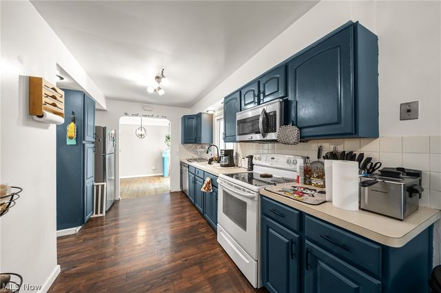 718 Starlight Drive, Seven Hills, OH 44131