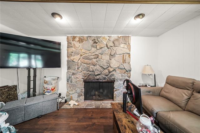 718 Starlight Drive, Seven Hills, OH 44131