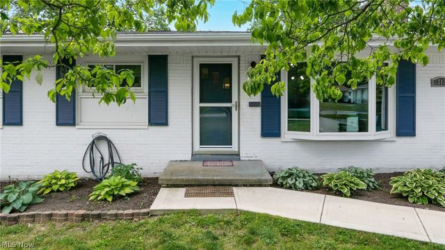 718 Starlight Drive, Seven Hills, OH 44131