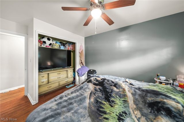 718 Starlight Drive, Seven Hills, OH 44131