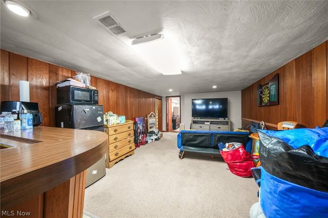 718 Starlight Drive, Seven Hills, OH 44131